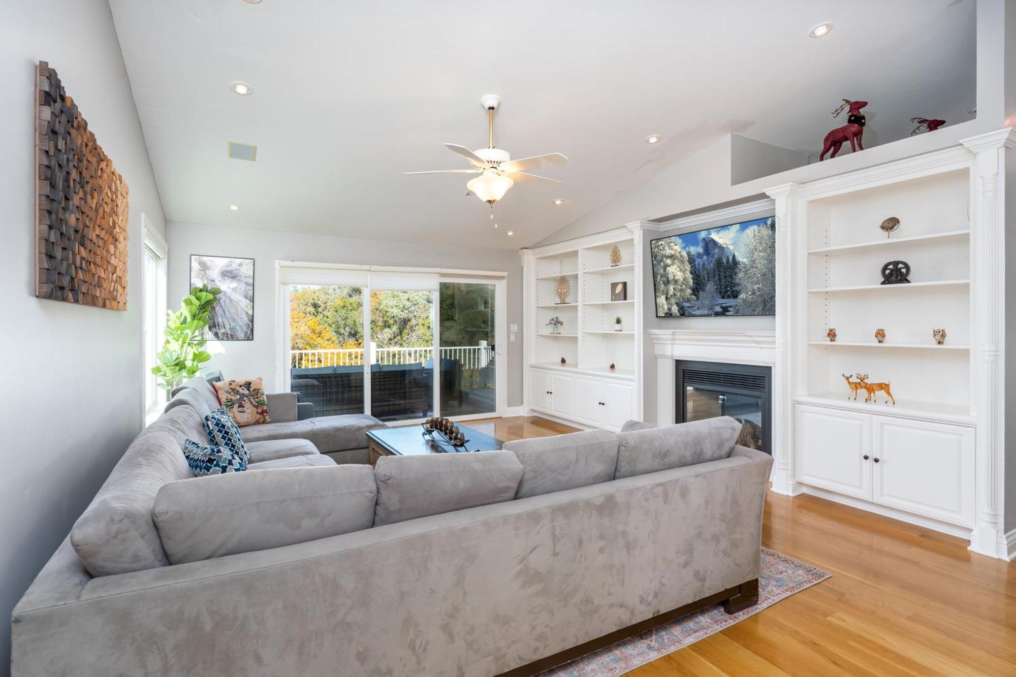Yosemite Bass Views, 2 Homes, Games, Hot Tub Coarsegold