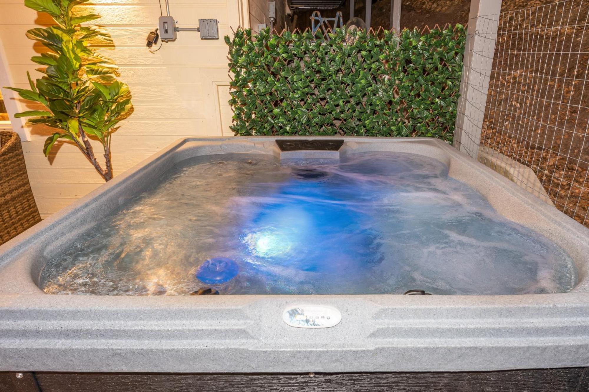 Hébergement de vacances Yosemite Bass Views, 2 Homes, Games, Hot Tub Coarsegold