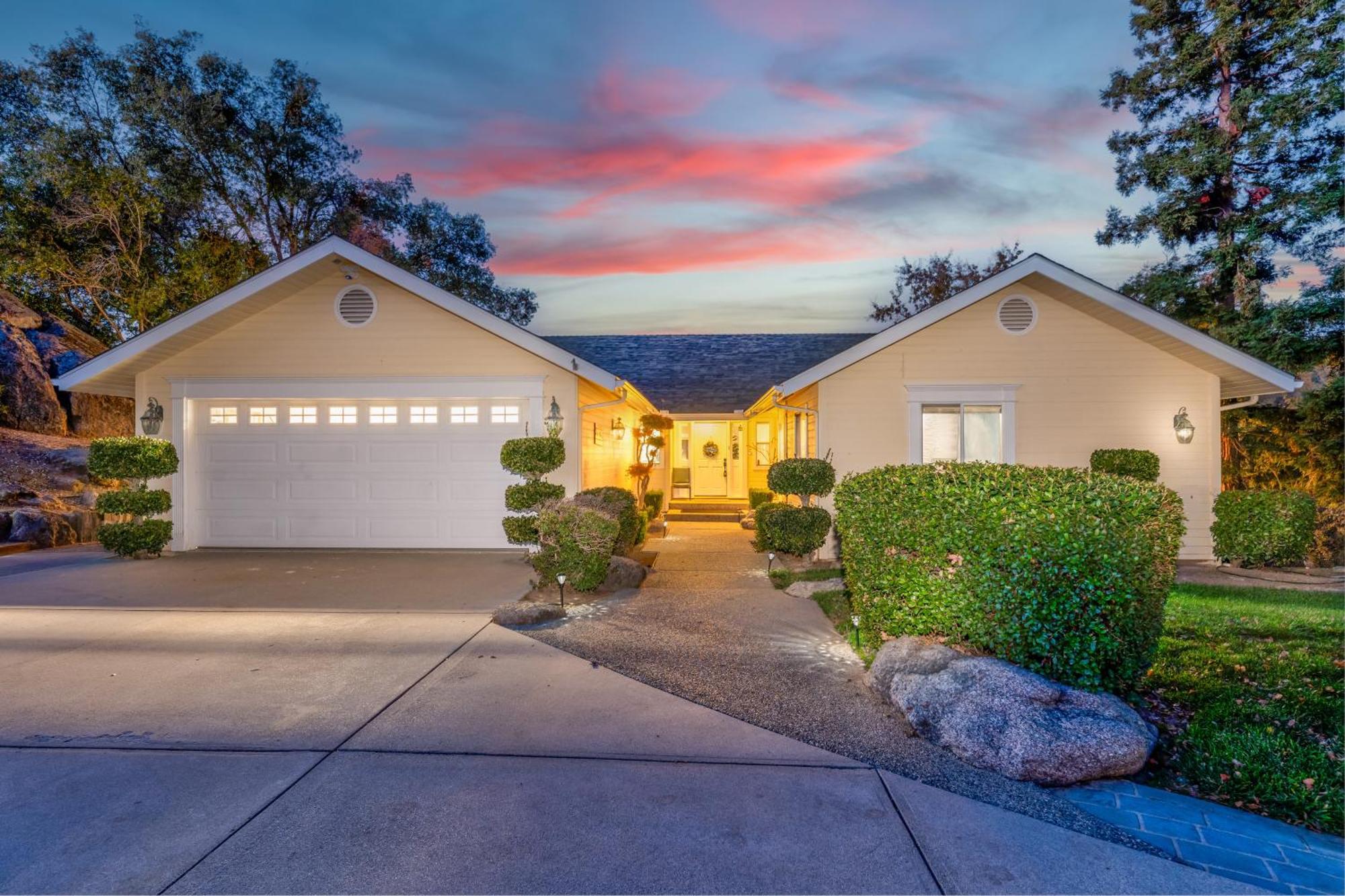 Yosemite Bass Views, 2 Homes, Games, Hot Tub Hébergement de vacances Coarsegold