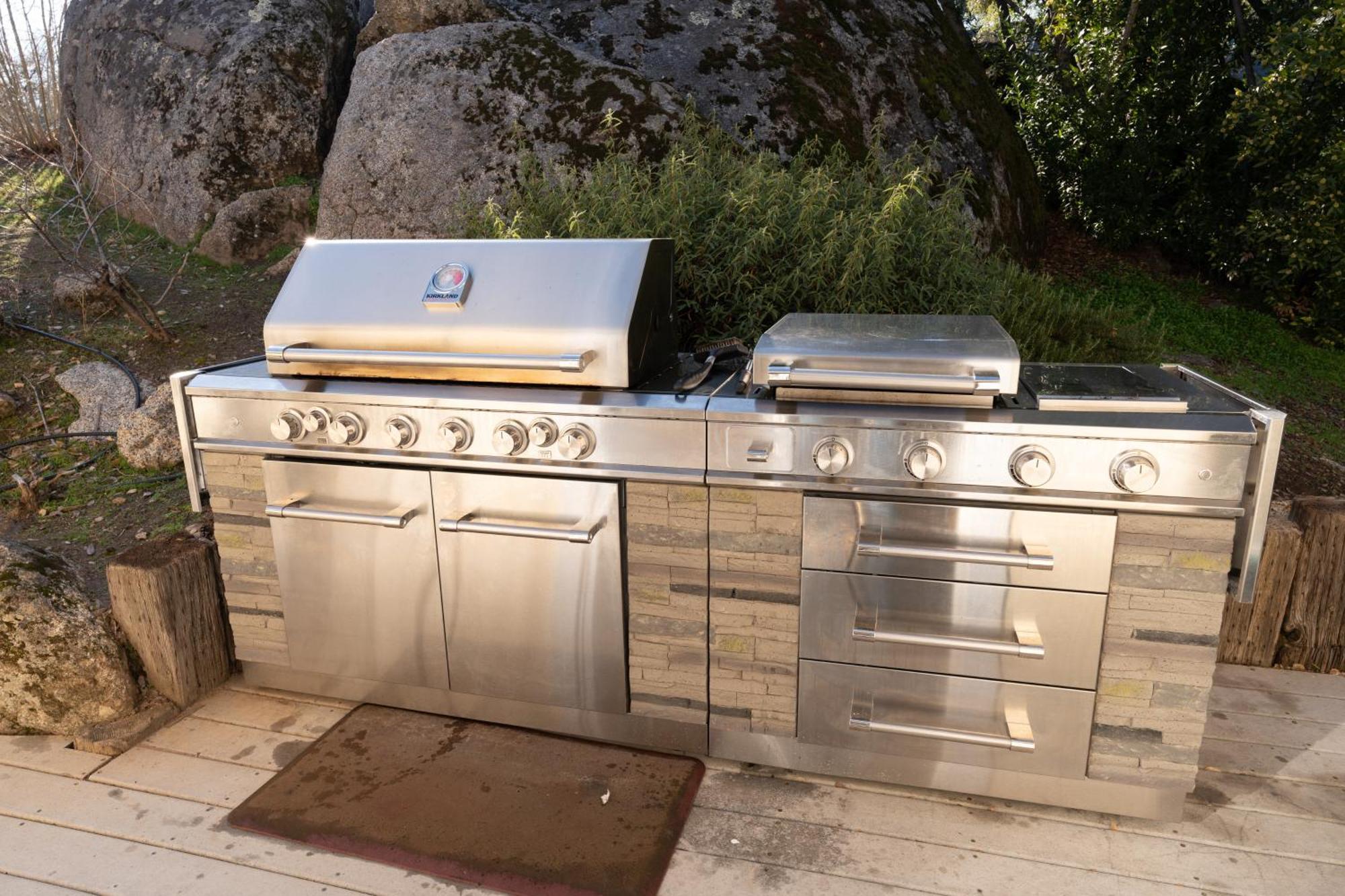 Hébergement de vacances Yosemite Bass Views, 2 Homes, Games, Hot Tub